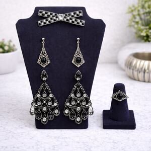Black  White Hairclip, Ring, and 2 Earrings Set